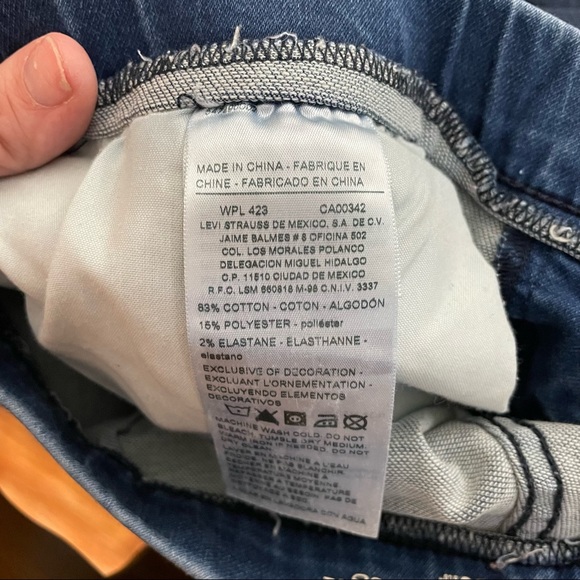 Signature By Levi’s Jogger Blue Jeans Pull On Crop Rolled Cuff Size 12 W31 EUC - Picture 9 of 9